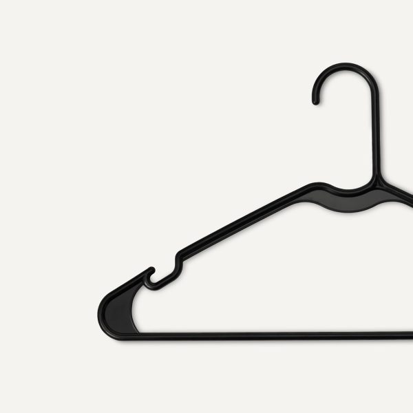 Amazon Basics Plastic Clothes Hangers, Adult Size, Black, Pack of 50 - Image 4